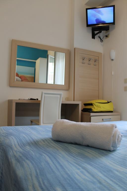 Hotel Esperia Cattolica Kamer foto