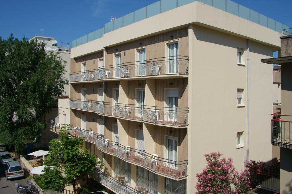 Hotel Esperia Cattolica Buitenkant foto