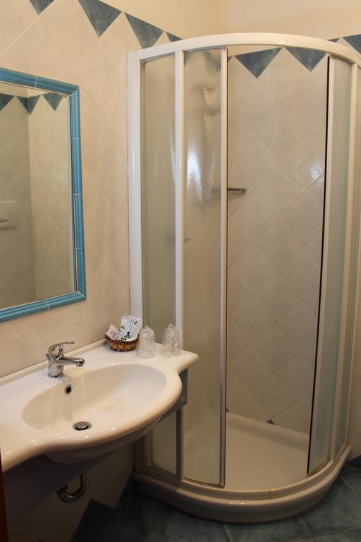 Hotel Esperia Cattolica Kamer foto