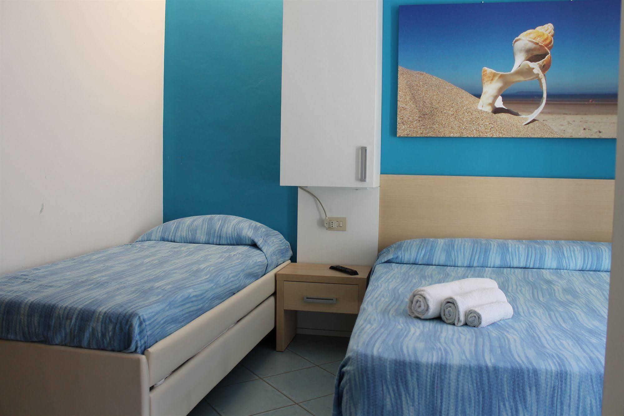 Hotel Esperia Cattolica Buitenkant foto