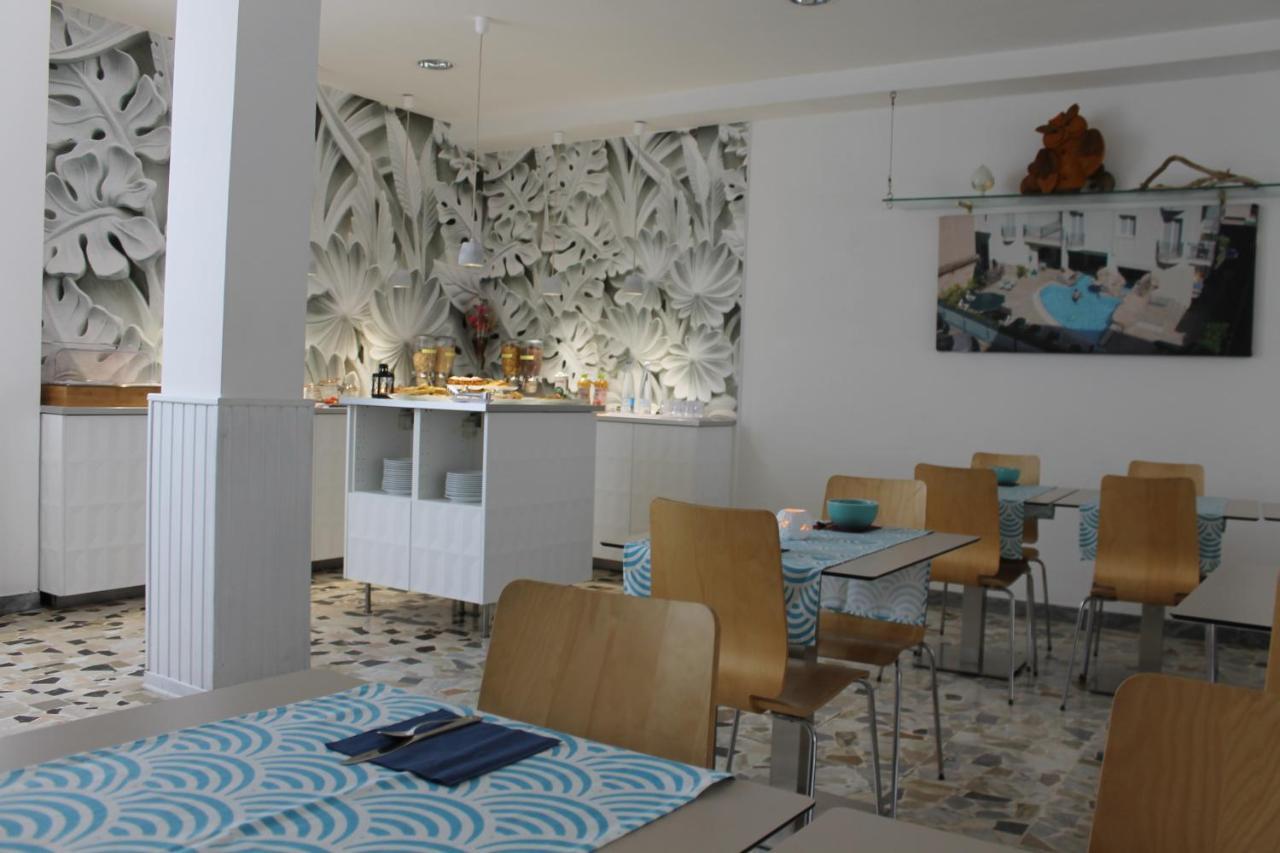 Hotel Esperia Cattolica Buitenkant foto