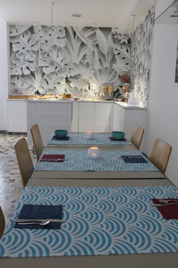 Hotel Esperia Cattolica Buitenkant foto